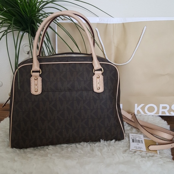 Michael Kors Signature LG Satchel - Picture 1 of 6